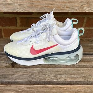 Brand new women’s Nike Air Max Size 8